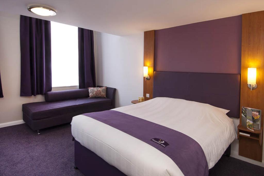Premier Inn London Croydon Town Centre Rum bild