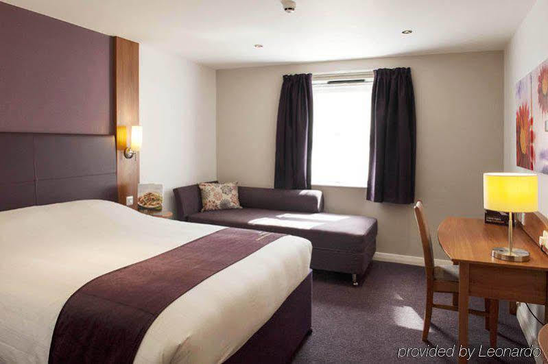 Premier Inn London Croydon Town Centre Exteriör bild