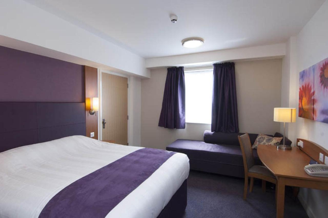 Premier Inn London Croydon Town Centre Rum bild